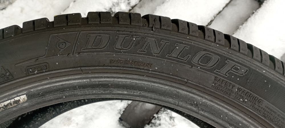Dunlop 235 45 r19 2шт шини зимові б'у гума резина з Європи