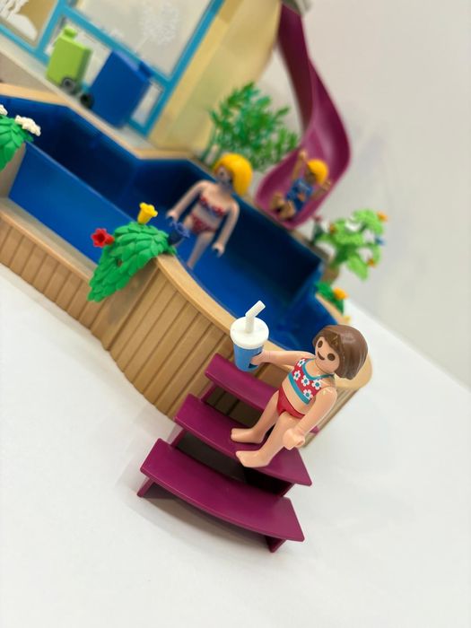 Bungalow z basenem Playmobil 70435
