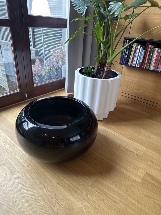 Donica czarna bardzo dobry stan!