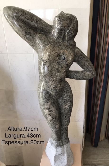 Escultura em mármore