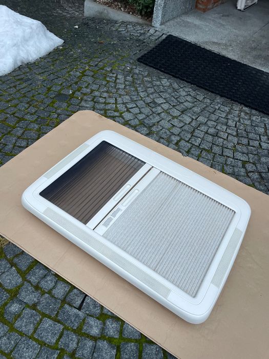 Okno dachowe Dometic 70 x40