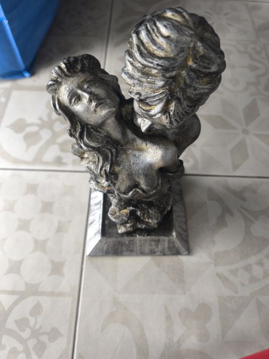 Escultura de 2 bustos