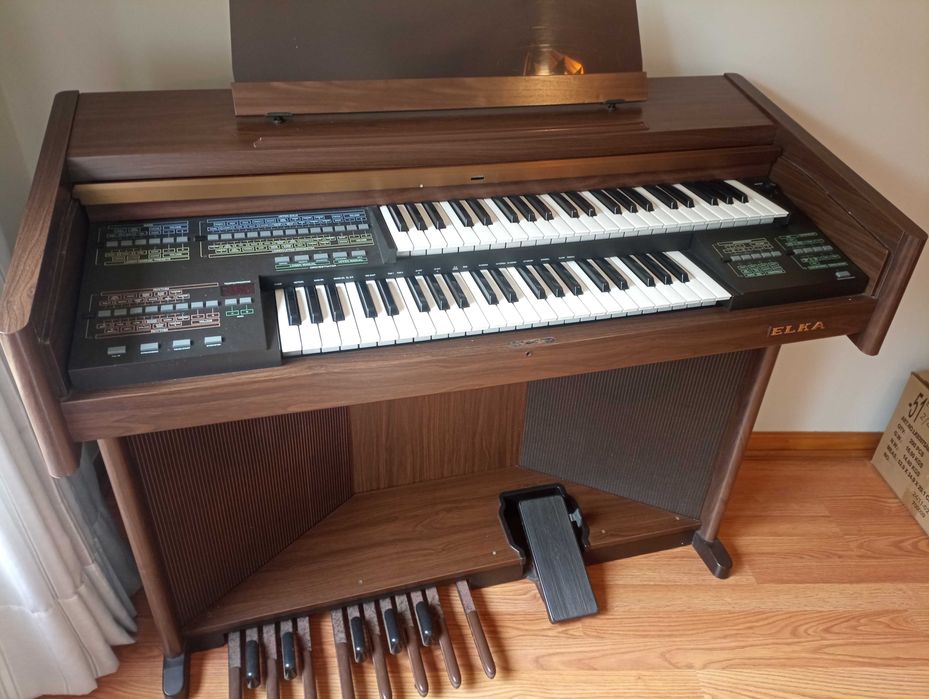 Órgão eletrônico Elka