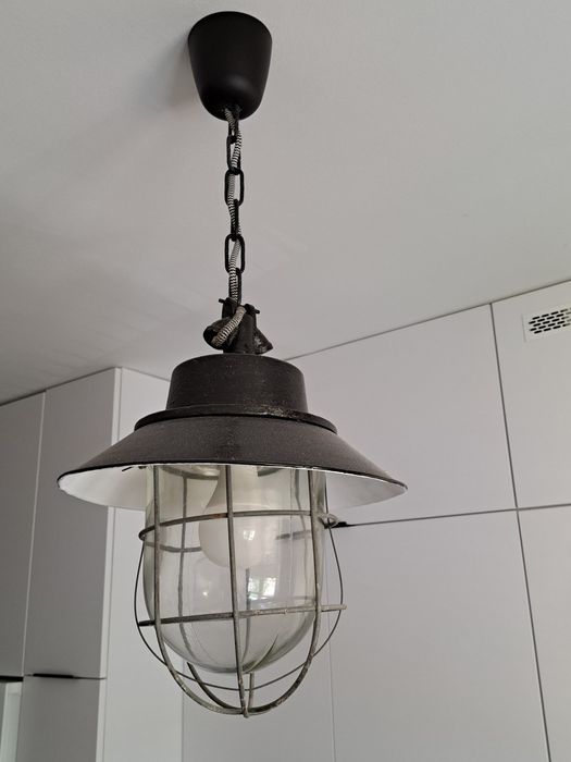 Lampa żeliwna wisząca styl loftowy, industrialny