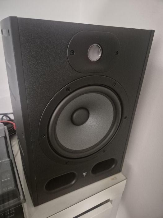 Colunas/ monitores Alpha focal 80