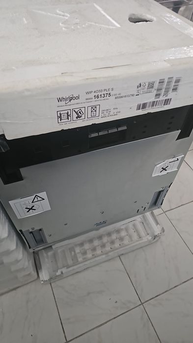 Máquina de lavar loiça encastre Whirlpool