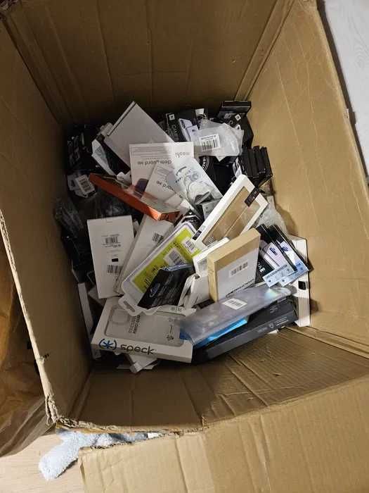 Karton etui silikonowe mix 150szt etui do telefonów Nowe