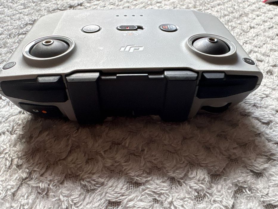 Sprzedam kontroler do dji NEO w bardzo dobrym stanie.
