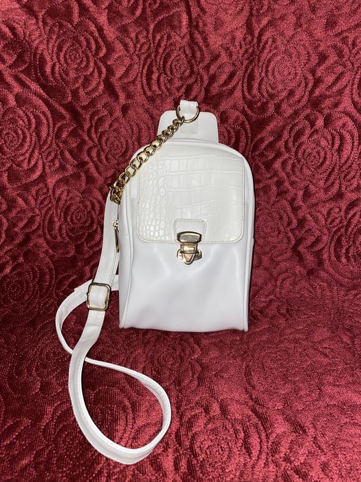 Сумка Defacto крос-боді біла з золотистим ланцюжком