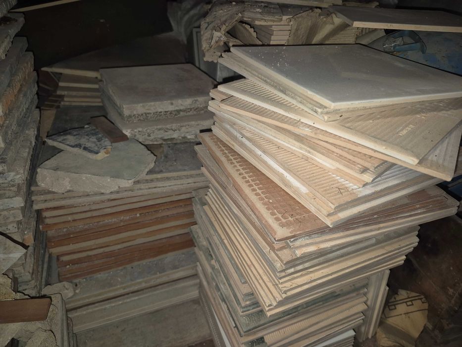 Mosaicos e Azulejos a Imitar o Antigo (Réplicas)