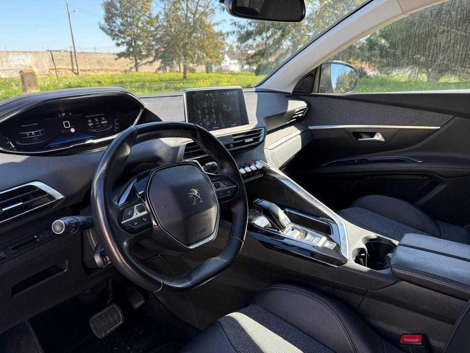 BlueHDI 130 EAT8 Allure Business / 2020/08 / 140.000km