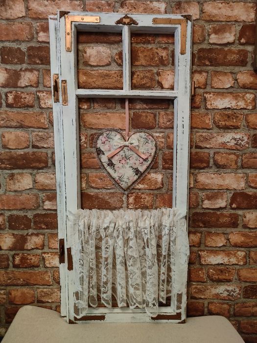 Dekoracyjne okno shabby chic – hand made