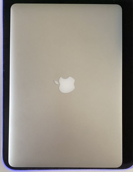 MacBook Pro 15 (2015) - Core i7 2.2GHz 256 Gb SSD - RAM 16 Gb - Prateado