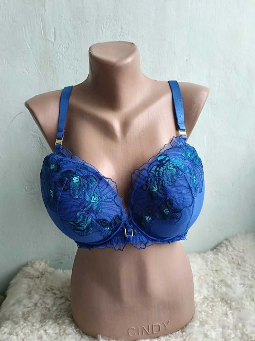 Красивый бюстгальтер синий на поролоне с кружевом ann summers 38 Е 85Е