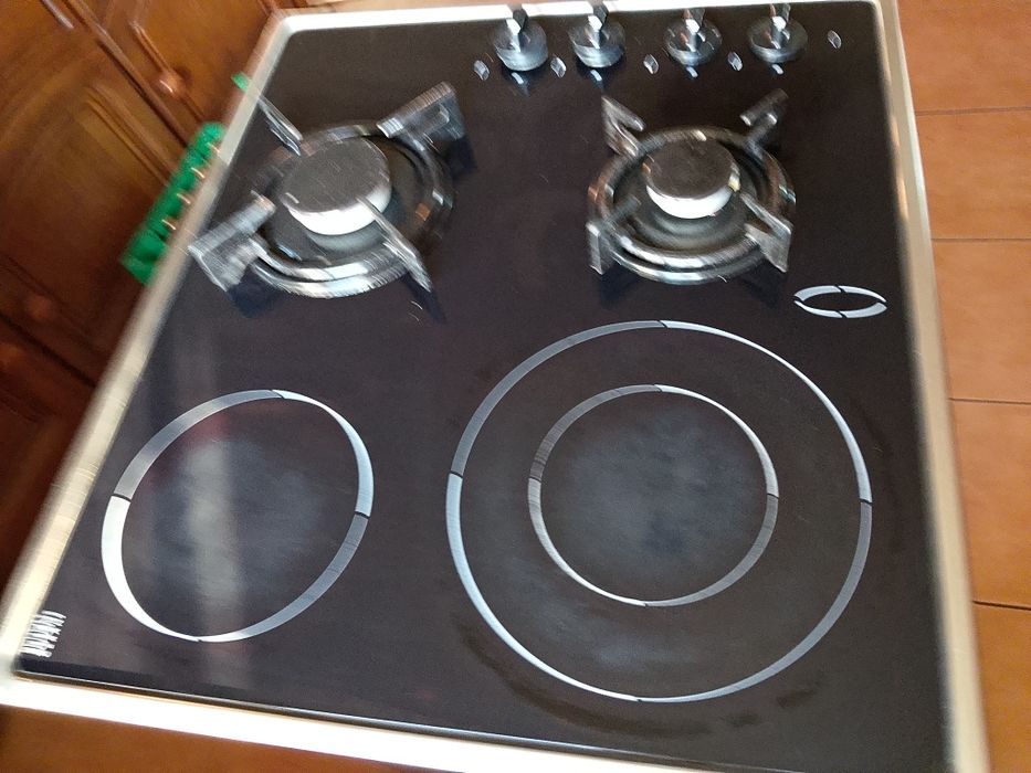 Płyta ceramiczna elektryczno-gazowa Amica.
