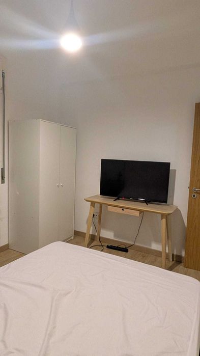 Quarto em Laranjeiro (Praça da Portela)