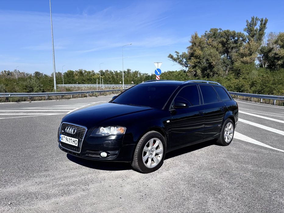 легковий автомобіль Audi