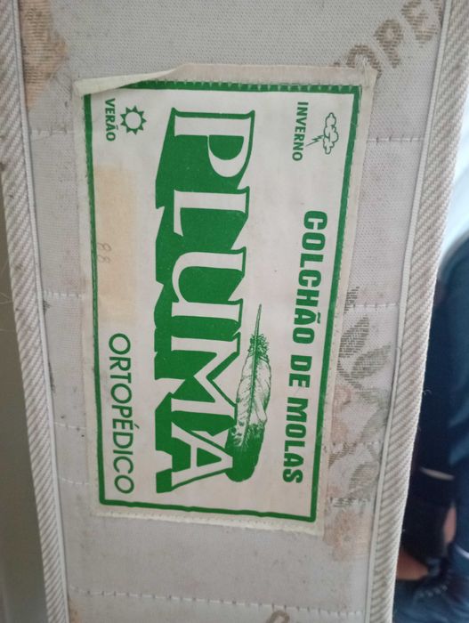 Vendo colchões e estrado