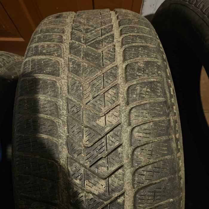 Opony Pirelli Scorpion zimowe stan dobry