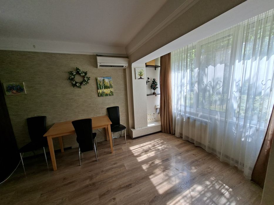 Продам 1-кімнатну квартиру 32,4м.кв. вул.Березняківська 20.