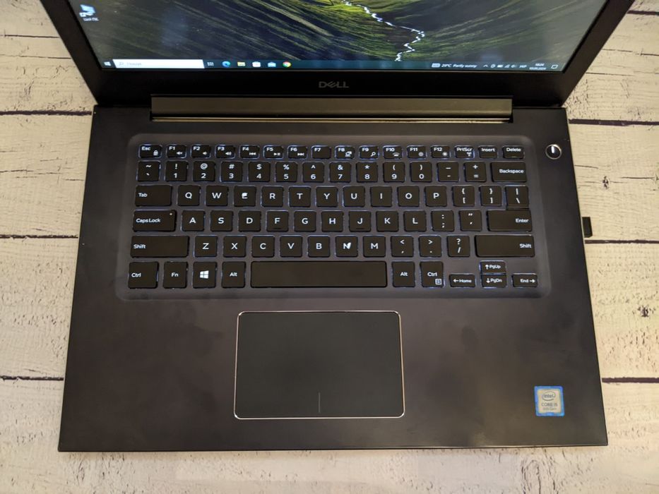 Dell vostro 5471 i5 8250u/12gb+256ssd+500hdd/14 ips Fhd/win.10