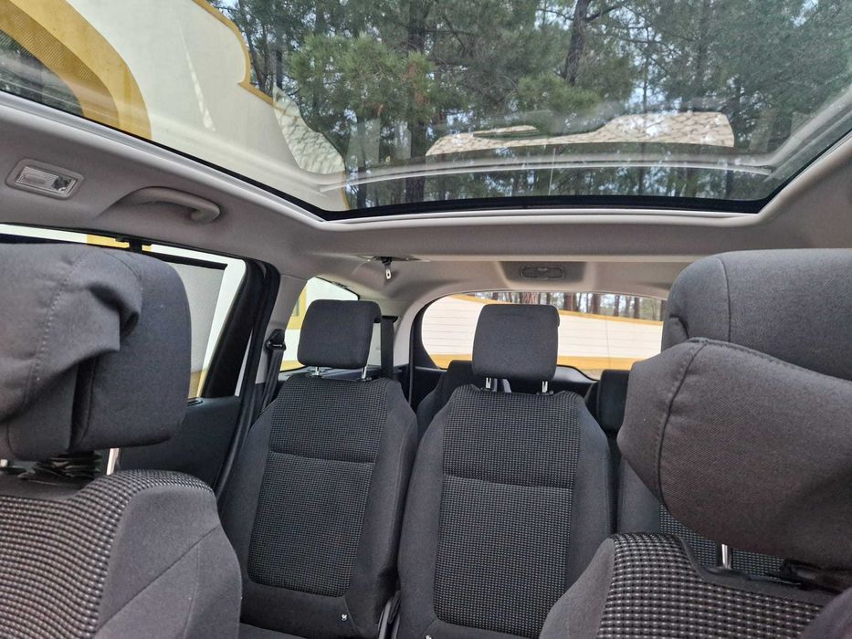 Peugeot 5008 1.6HDI 120cv Automática EAT6 NACIONAL