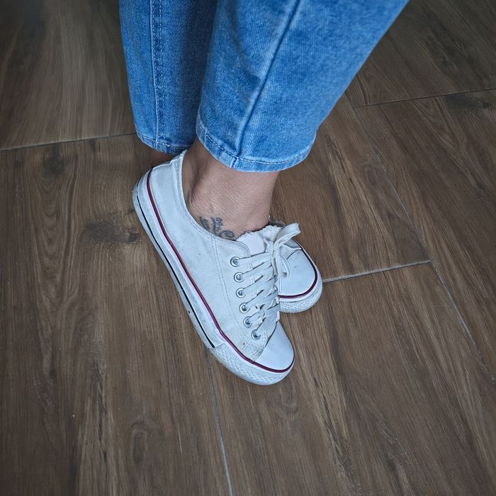 Białe tenisówki trampki Sinsay