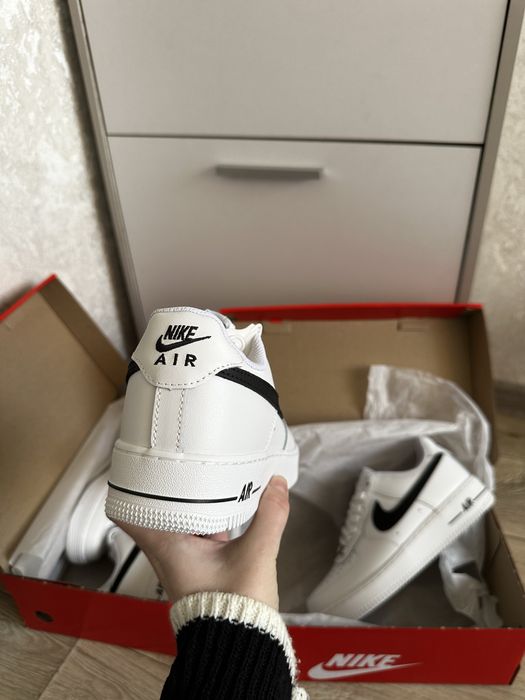 Кросівки Nike Air Force 1 Low (White/Black). Білі форси