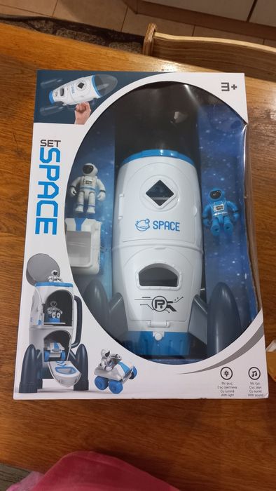 "Космическая ракета" из серии SET SPACE