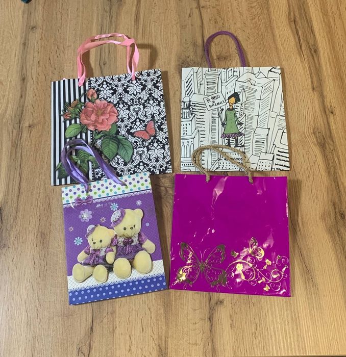 Пакеты подарочные праздничные объемные