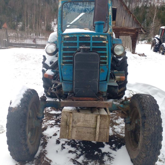 Трактор ЮМЗ 6 в непоганому стані