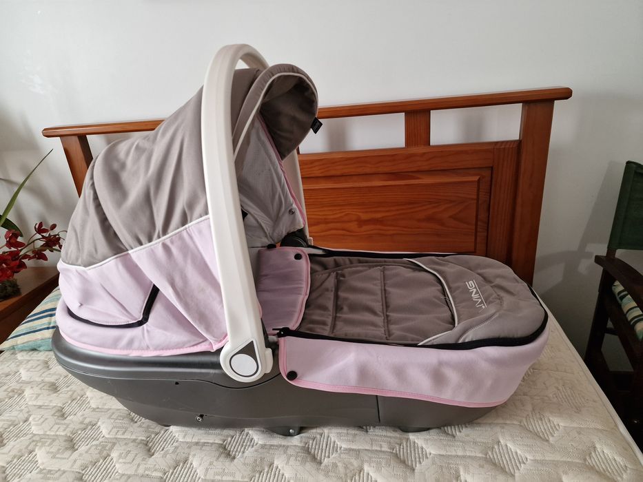 Alcofa de bebé com acessórios