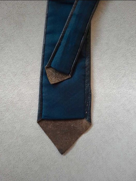 Skórzany krawat pasek leather 100% skóra naturalna wąski śledź granat