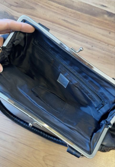 Torebka do ręki klasyczna czarna Atmosphere