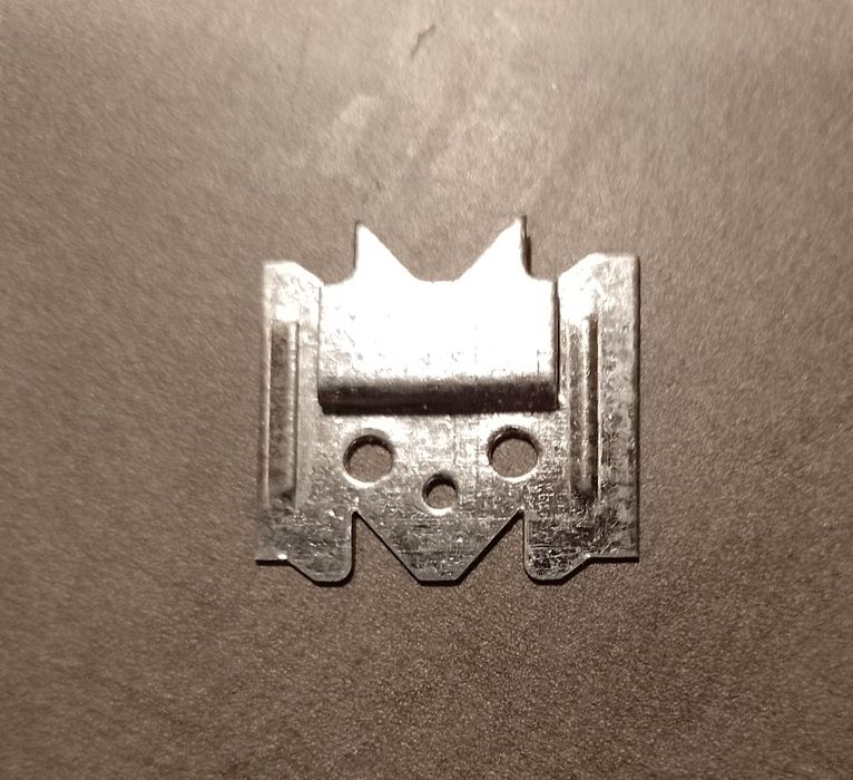 Blaszki, spinki, do podbitki drewnianej - Tanio