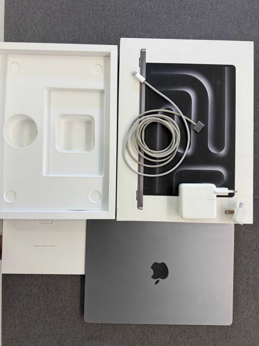 MacBook Pro M3 14" 8/512 ГБ - дуже гарний стан, повна комплектація