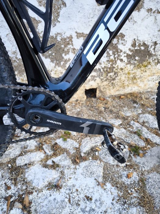 Berria Bravo carbono M