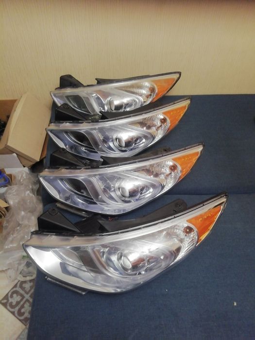 Фара левая правая Hyundai Sonata Hybrid 11-15 оригинал