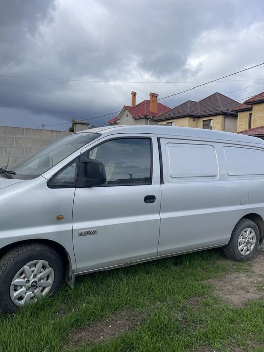 Продам грузовой микроавтобус Hyundai H-1