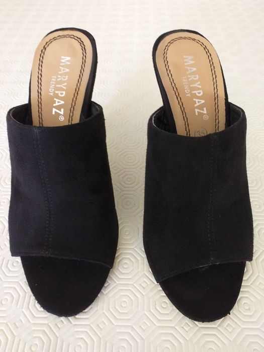 Mules Pretos de Toilette