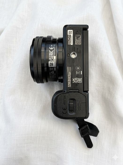 Máquina Fotográfica SONY ZVE10