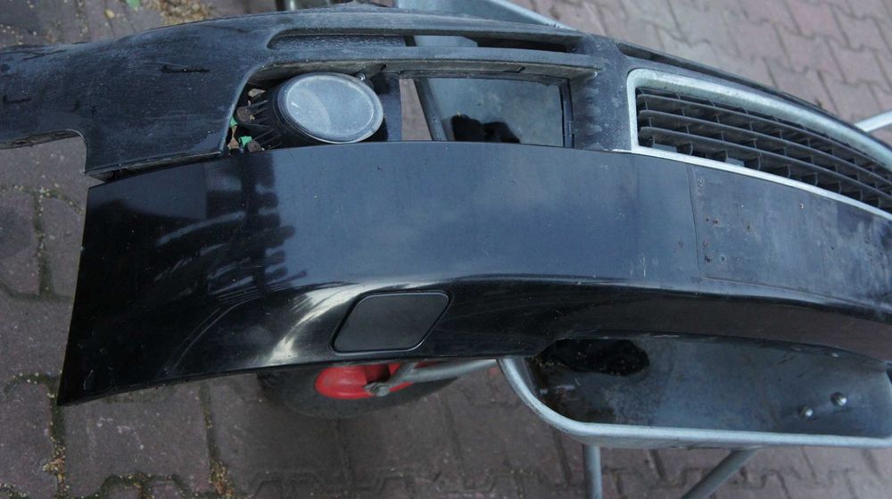 AUDI A4 B6 zderzak przedni