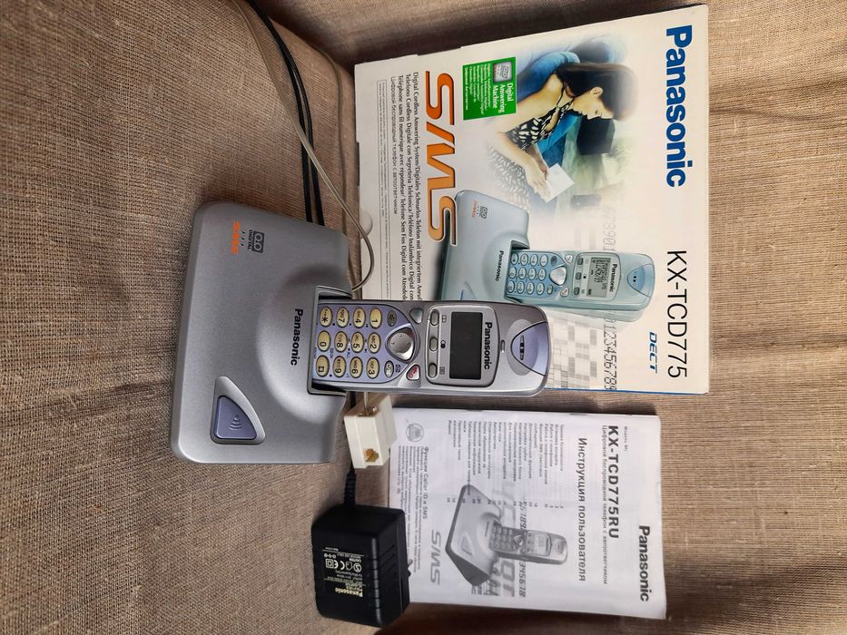 Цифровий pадіотелефон Panasonic KX-TCD775 з автовідповідачем