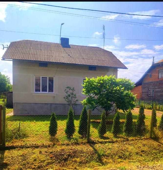 Продається будинок за 1 км від Самбора