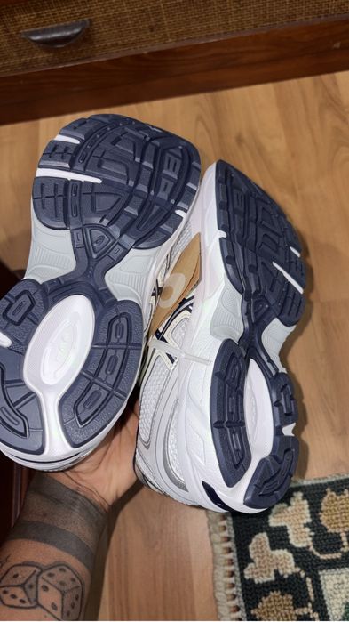 Tenis asics novos com caixa