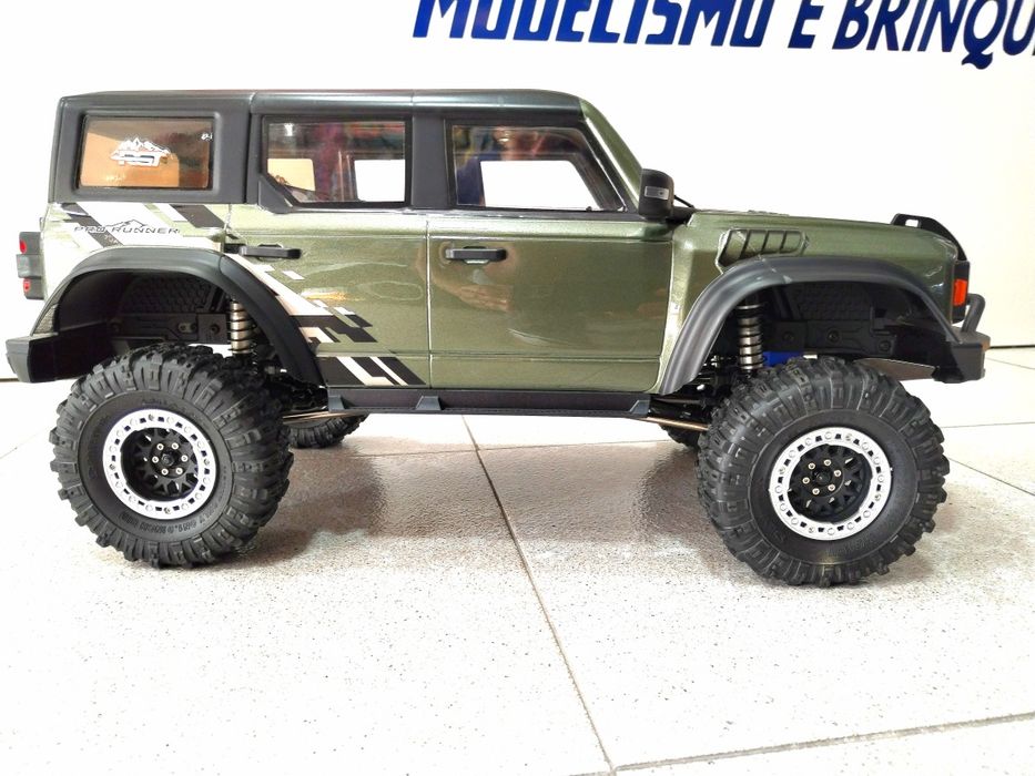 Carro rc crawler rgt com guincho