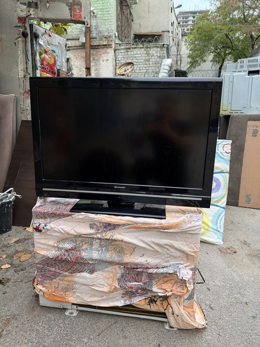 Продам телевизор .