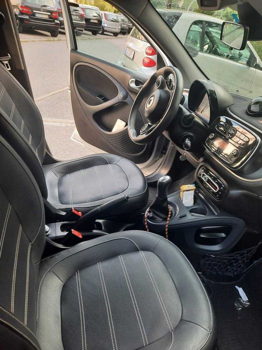 Smart Forfour 1.0 Car
