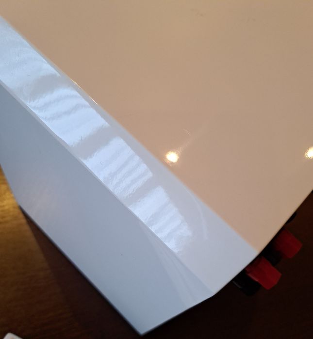 Sunfire HRS-8 сабвуфер Subwoofer Белый рояльный лак. 22÷100Гц/1000 Вт