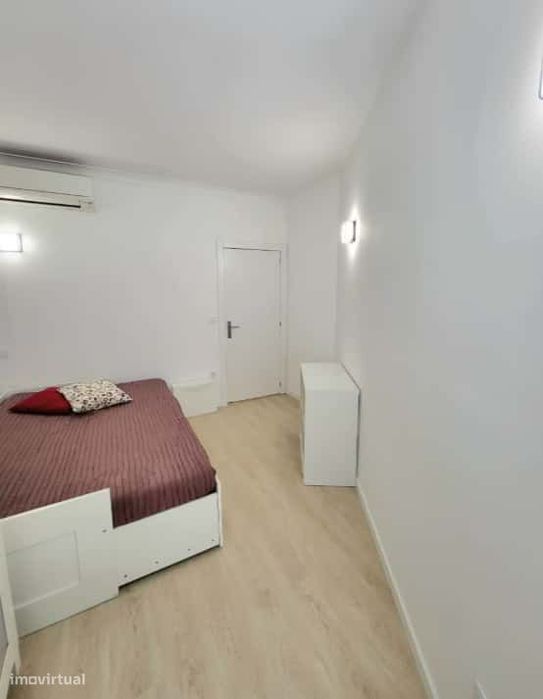 Superior room with shared bathroom